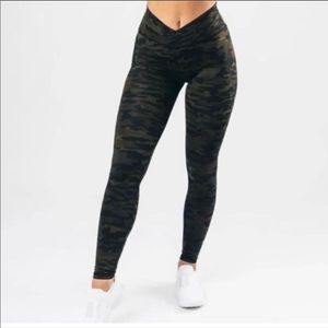 Alphalete Green Camo Surface Leggings